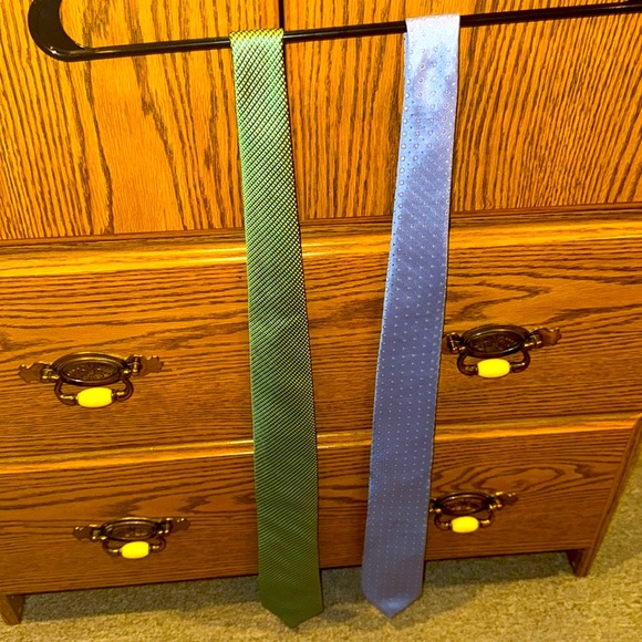 Bundle of 2 Men’s Ties (Blue: Calvin Klein) (Green: Perry Ellis Portfolio) 🩵💚 - Picture 3 of 6